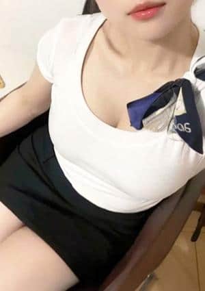 CREA 椎名ひより