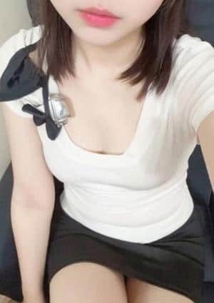 CREA 吉川すみれ