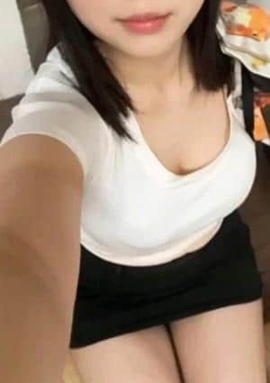 CREA 椎名ひより