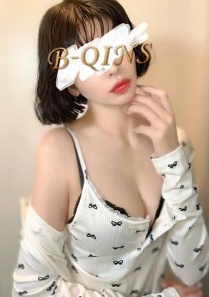 B-QINS（ビークインズ）自由が丘店 せな