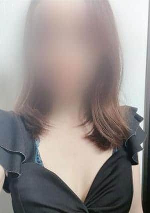 妻色兼美 苫小牧店 新人えみり