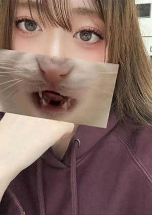 Chloe 秋山ゆな