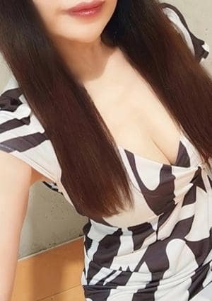 Mrs.OnlyOne（ミセスオンリーワン） 月（つき）