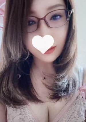 恋（こい） えみ