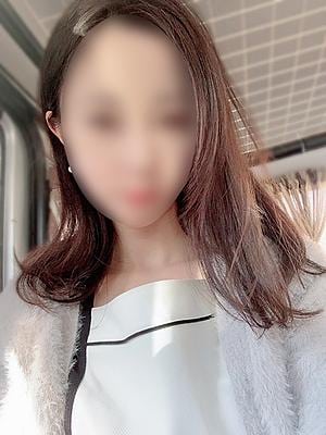 Maison NOIR（メゾン・ノアール） 斎藤れいか