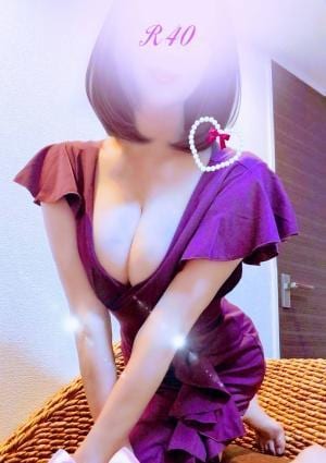 R40（アールフォーティー） ゆきな