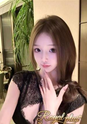 royal plus れいな