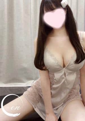 en（エン） 華群りりな