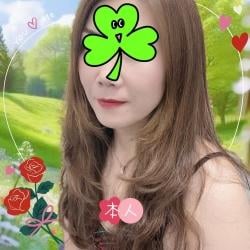 楽屋（らくや） アカさん（30代）