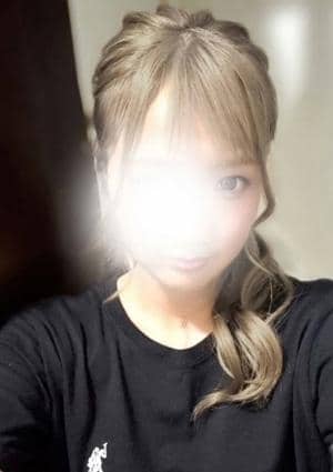 Shiny ～シャイニー～ 妃菜（ひな）