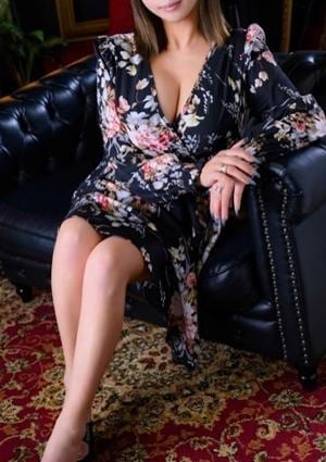 女神の熟女エステ 秋山きょうこ