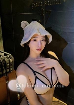 クイーンズコレクション 新宿三丁目ルーム 月見桃菜