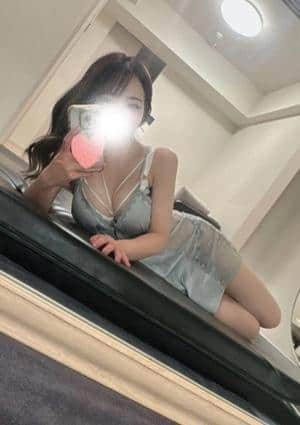 クイーンズコレクション 新宿三丁目ルーム 桐朋あまね