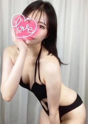 oil & sweet（オイル&スイート）博多店 ひな