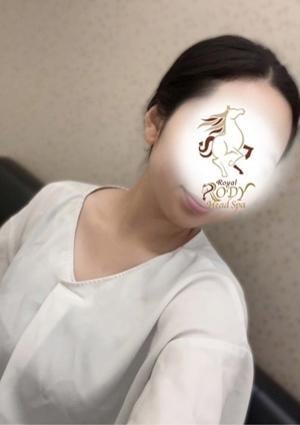 Royal RODY Head Spa 黒羽