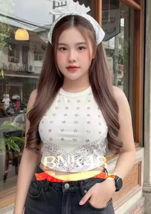 BNK48 エミ