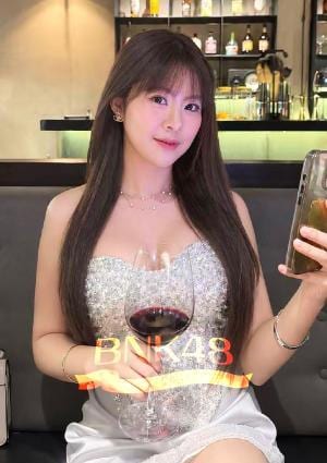 BNK48 エミリ