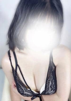 sirena（シレーナ）名東ルーム るな