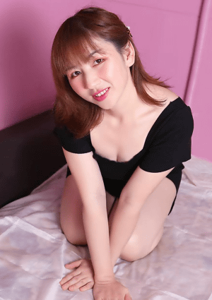 華 ナナコさん