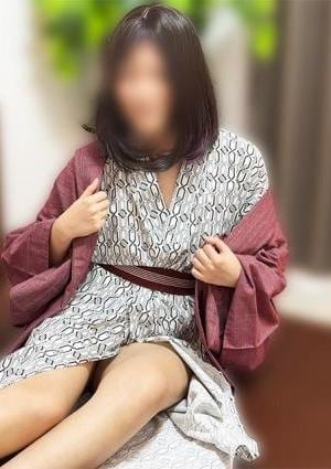 ミセスしらゆり 芽衣