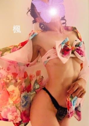 下弦の月 楓（かえで）
