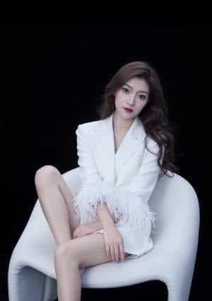 鳳凰苑 新人：りさちゃん