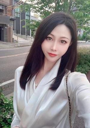 スイートクイーン 新人入店，さきちゃん、22歳、Dカップ100%本人保証