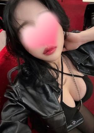 Girl 20歳 ひな