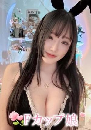 Fカップ娘 るる
