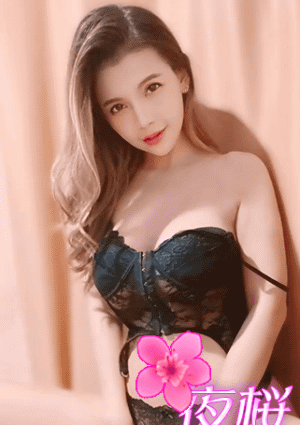 夜桜 よよ
