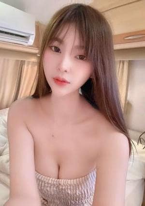 渚のパラソル ユイちゃん