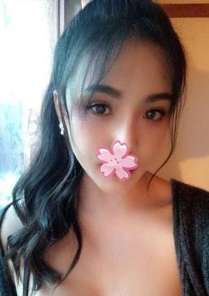 Beautiful Girls モナ