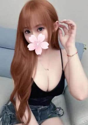 赤いの唇 あい
