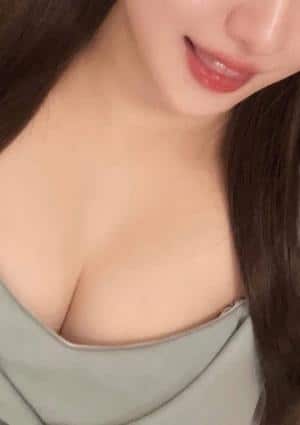 極 新宿 まなみ