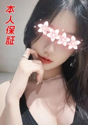 美人 もも