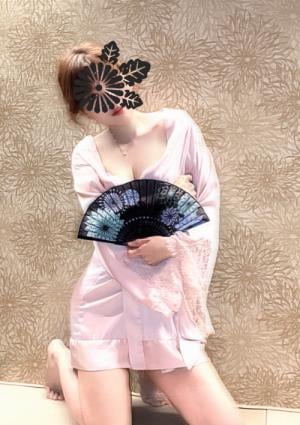 艶処 紅月かれん