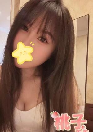 桃子（もも) 新奈