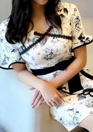 かりそめ 日本橋ルーム 新山　あずさ