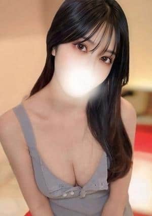 Offsuit（オフスート）大宮 桃白　かな