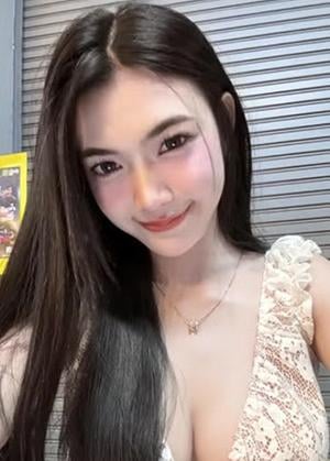 妖艶ガール りな