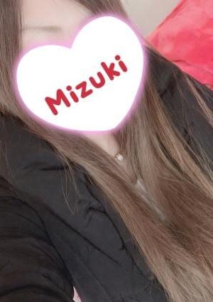 鎧を脱ぐ場所 YURAGI 美月