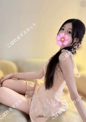 こぼれるマスカット あゆみちゃん