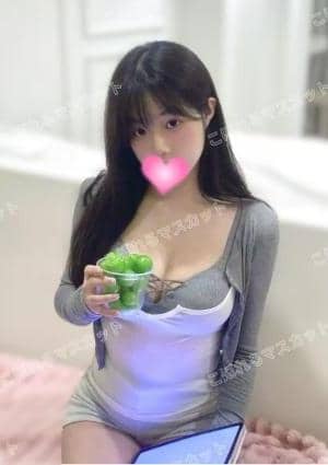 こぼれるマスカット えみちゃん