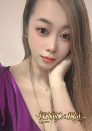 従姉妹の指先 もえ