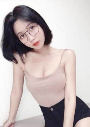 愛嬌美少女 るる