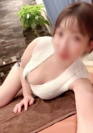 LUXUAL（ラグジュアル） まなみ