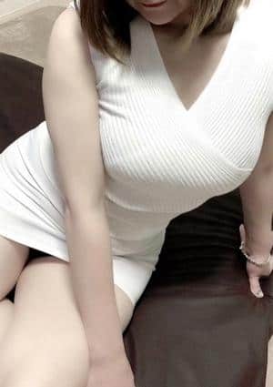 Mrs.Gold Tiara（ゴールドティアラ） 愛川-あいかわ-