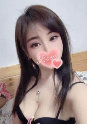 桃色クリスタル りんちゃん（ベトナム人）