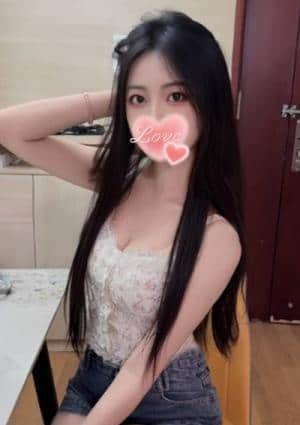 桃色クリスタル ゆうちゃん（ベトナム人）