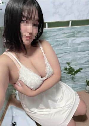 エステマダム The Rich 新横浜ルーム れいな